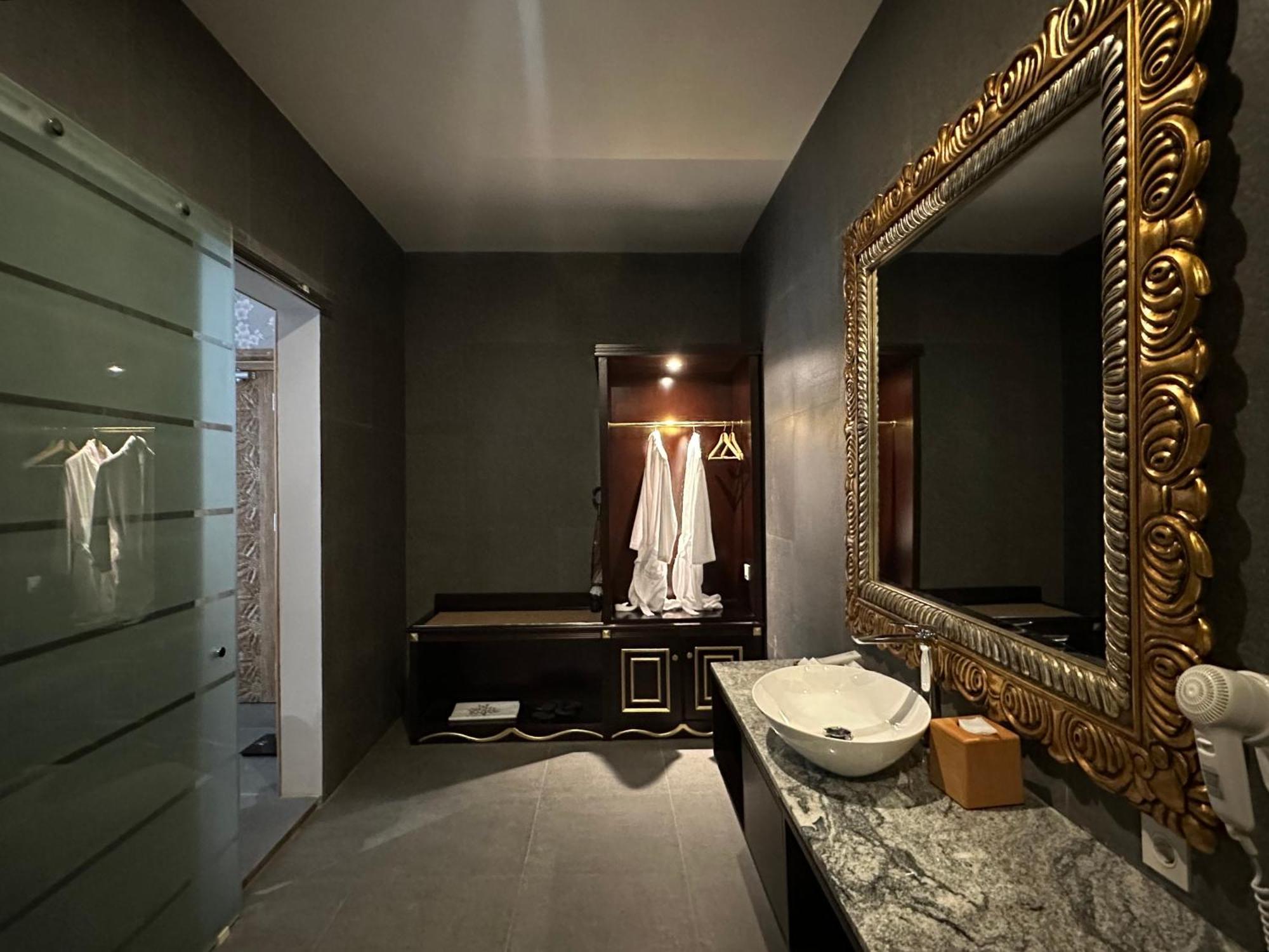 Tabebuya Resto & Resort Kesembu Zewnętrze zdjęcie